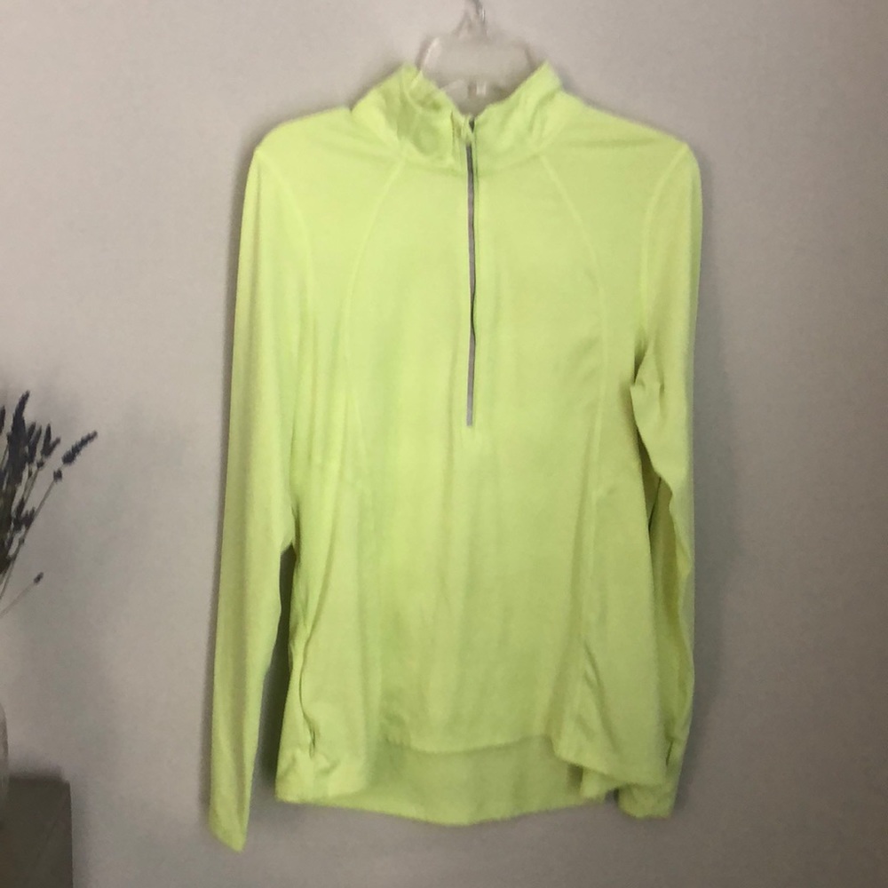 Champion exersize top with zipper and pocket.